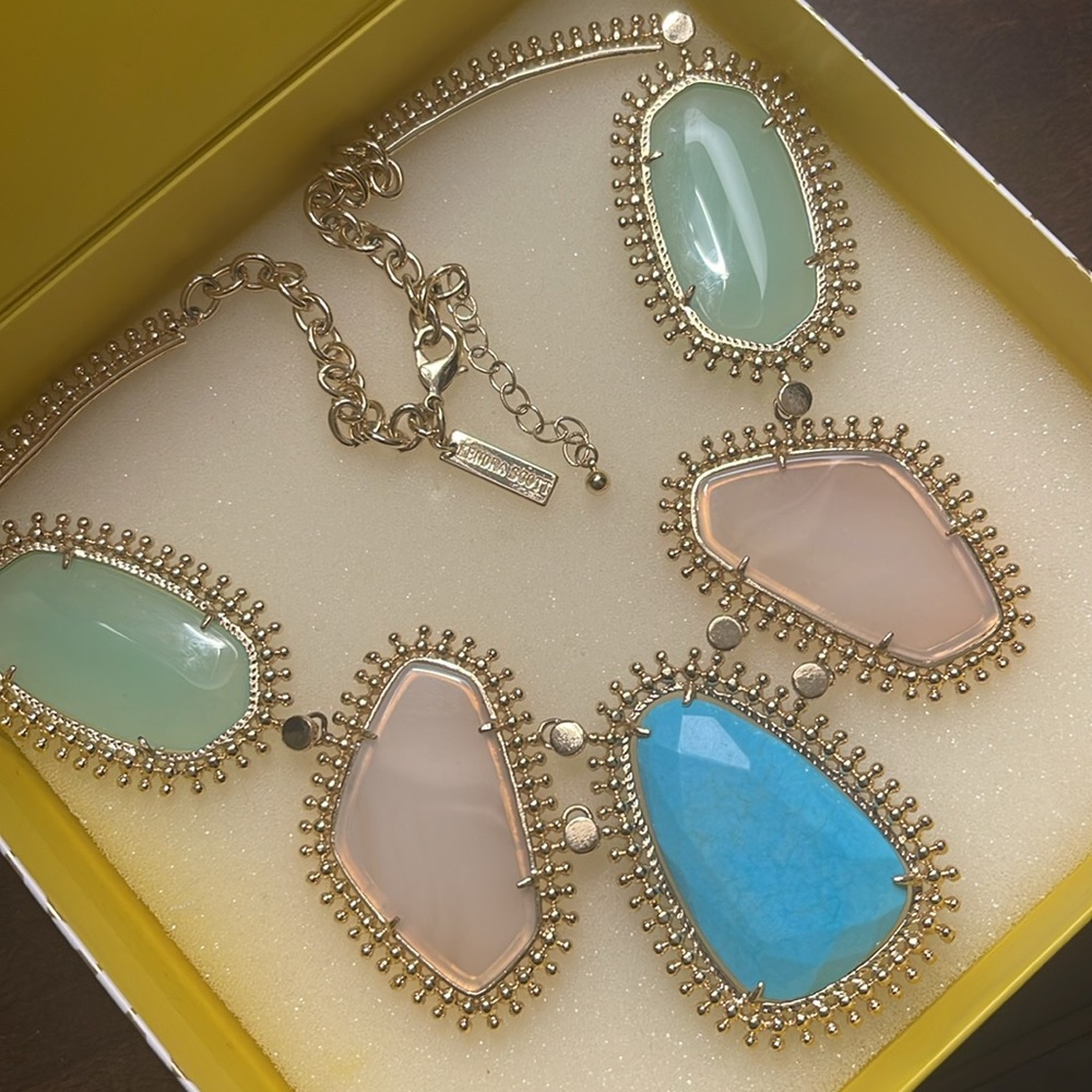 💚🩷🩵KENDRA SCOTT AVA🩵🩷💚